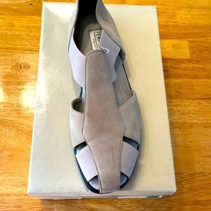 Featherlite flat shoes size 10